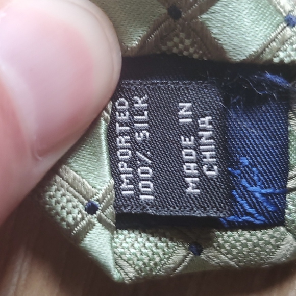 JoS.A.BANK green tie - Picture 3 of 5